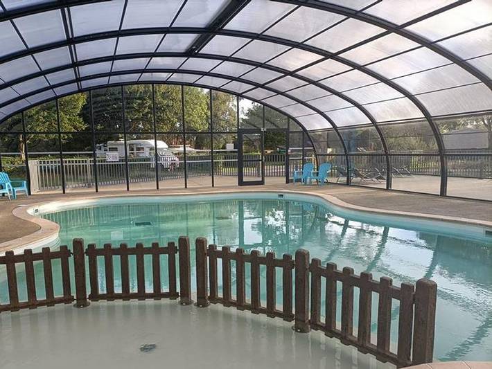 Camping pour 4 personnes, avec Bassin pour enfant à Enquin-les-Mines
