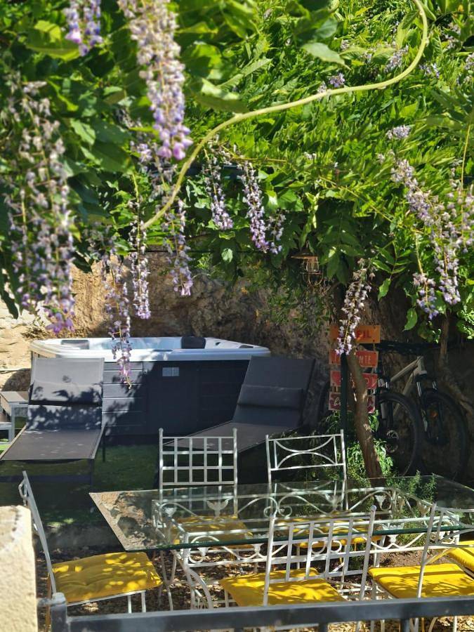 Location de vacances pour 4 personnes, avec Jacuzzi à Villeneuve-d'Allier - 3