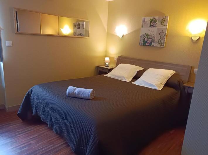 Chambre d’hôte pour 2 personnes, avec Terrasse ainsi que Jardin et Vue dans Montbrison - 2