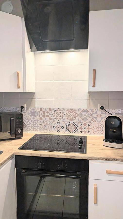 Appartement entier, One-Bedroom Apartment in Évry-Courcouronnes, Essonne