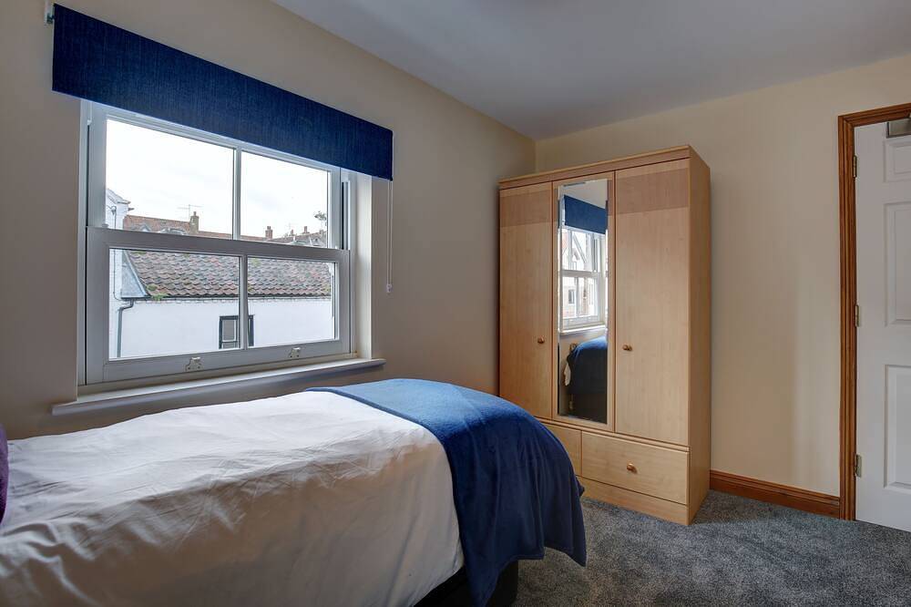 Bakers Yard -  a self catering cottage that sleeps 6 guests  in 2 bedrooms in Wells-next-the-Sea, Norfolk Coast