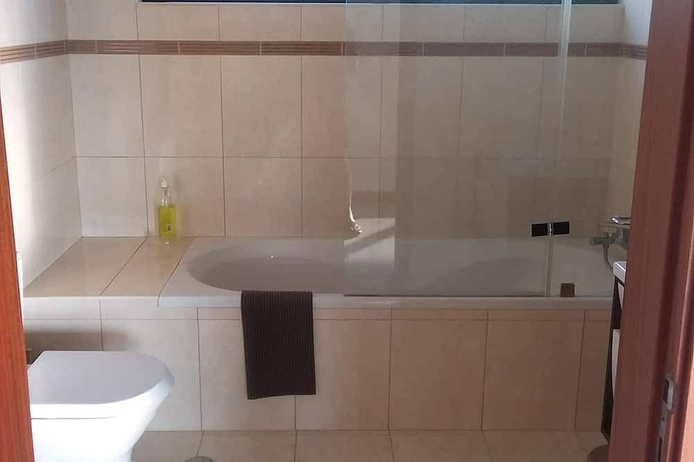 Islas Azores, Faial, frente al mar, casa de vacaciones en alquiler! Segunda planta. in Pedro Miguel, Faial