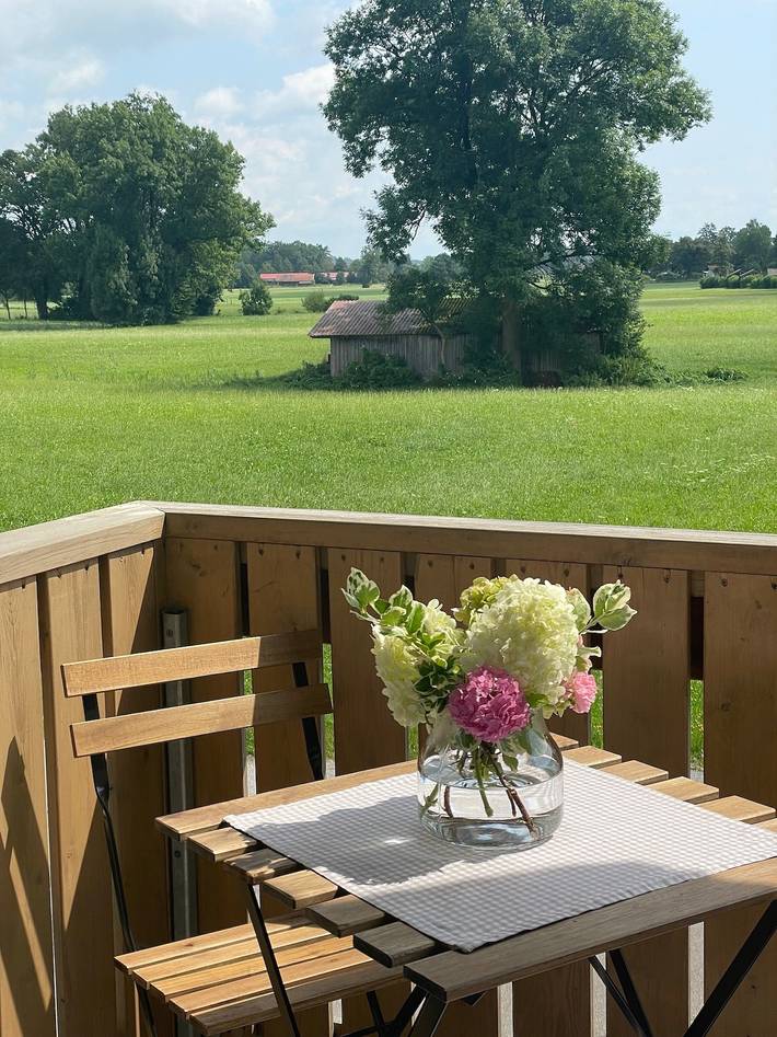 Ganze Ferienwohnung, Ferienwohnung Winkler - Ferienwohnung im 1. Stock mit TV, vollausgest. Küche, Waschmaschine, Ost- und Westbalkon, 45qm in Prien, Prien am Chiemsee