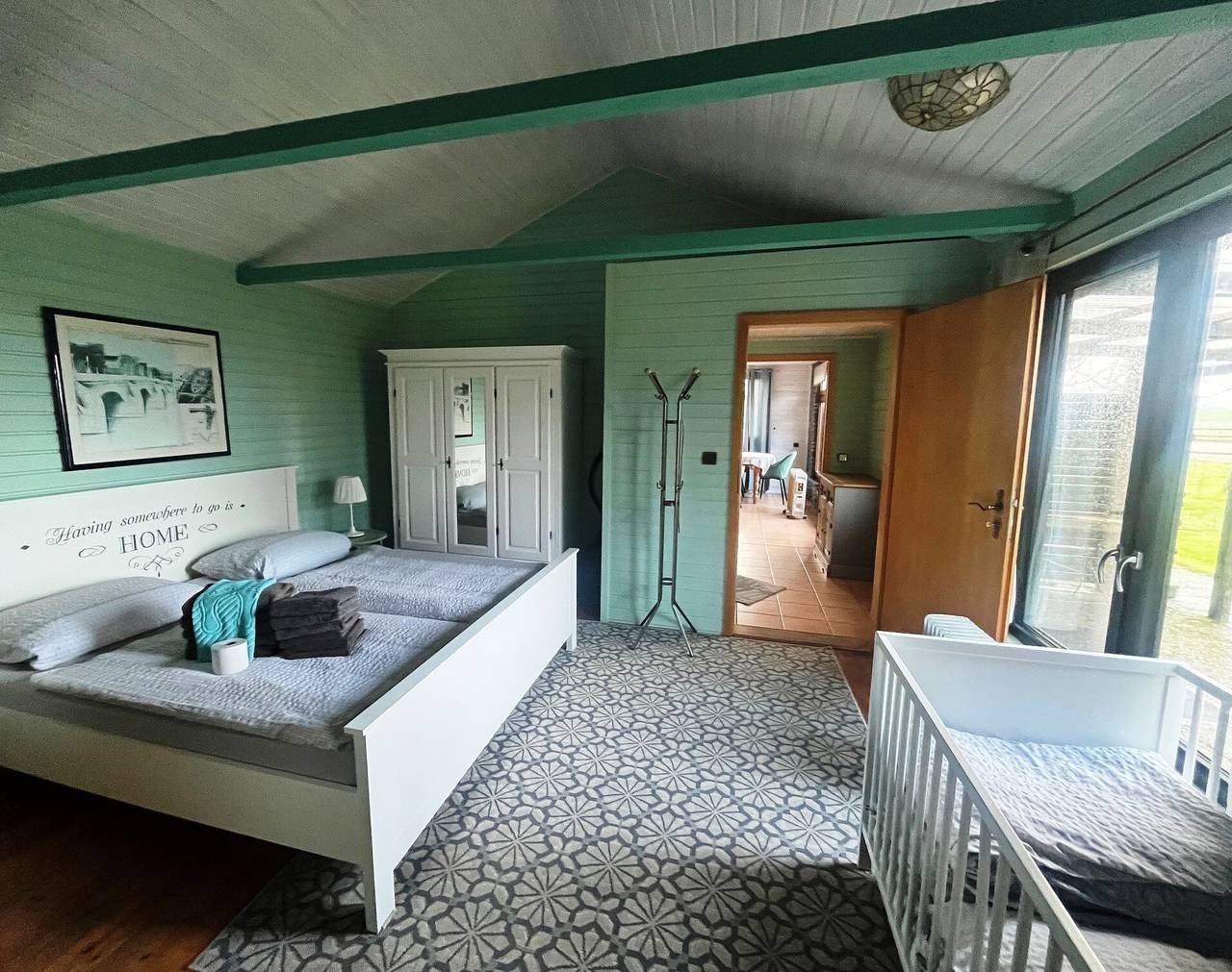 Ferienwohnung 'Holzhaus' mit privater Terrasse, privatem Garten und Wi-Fi in Wesselburenerkoog, Nordseeküste