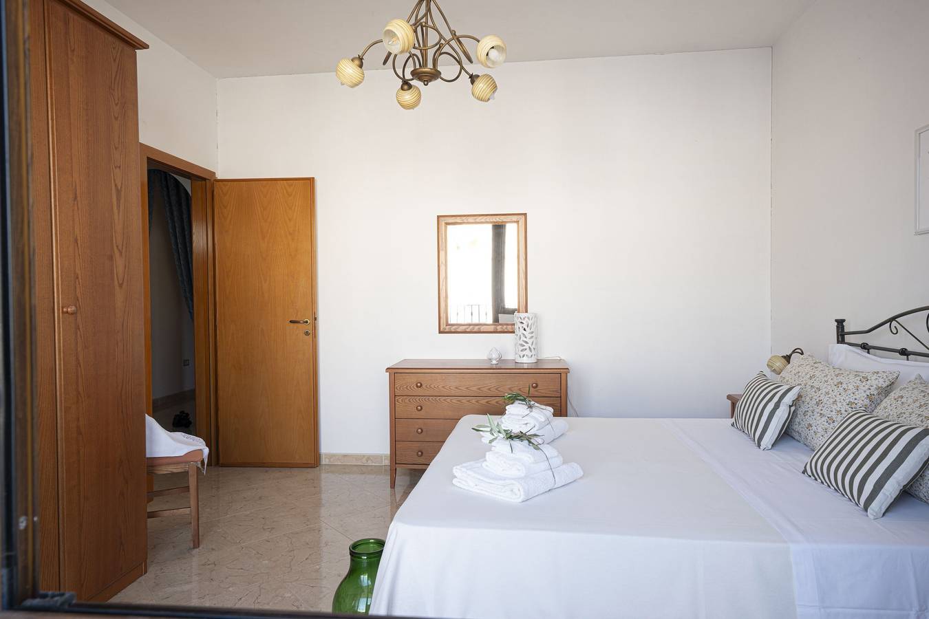 Entire apartment, Ulivo Apartment with Private Terrace, Balcony and Wi-Fi in Gagliano del Capo, Lecce Province