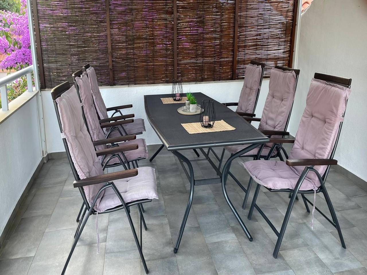 Four Bedroom Holiday Home with Sea View in Ston, Dubrovnik-Neretva