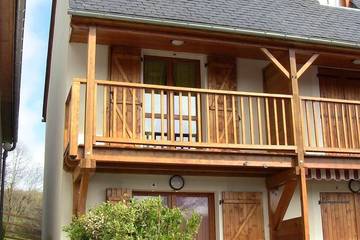 Gîte pour 8 personnes, avec balcon et jardin à Sazos