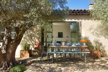 Location de vacances pour 8 personnes, avec piscine et jardin, animaux acceptés à Lauris