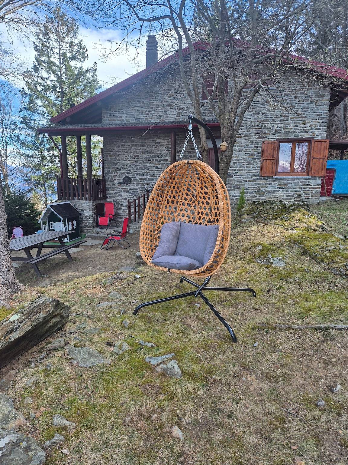 Casa vacanze 'Casa Nel Bosco' con Wi-Fi in Cosio Valtellino, Alpi Orobie Occidentali