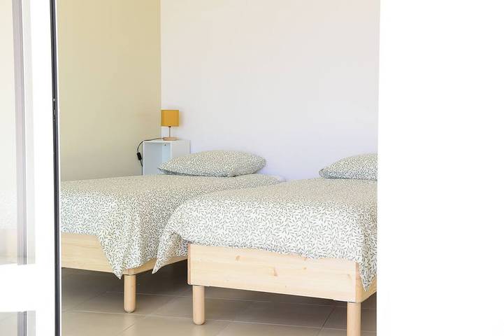 Ganze Wohnung, Große sonnige Terrasse mit Meerblick – Strand fußläufig – T2 Klimaanlage, Parkplatz in La Londe-les-Maures, Parc national Port-Cros