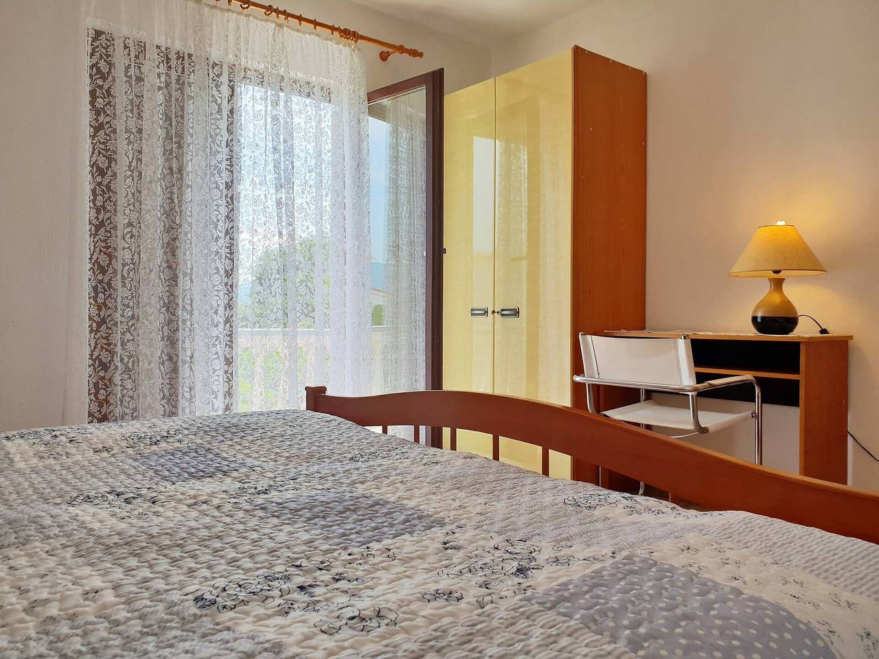Appartement entier, Apartment Bijelic - 480 m from the sea, two bedrooms, Bbq grill, air conditioning, private parking in Silo (Krk), Krk