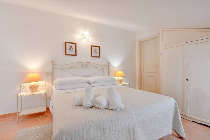 Ferienwohnung für 6 Personen, mit Terrasse und Garten in Santa Maria di Castellabate