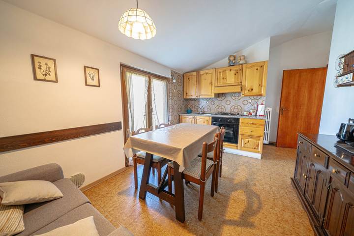 Hel lejlighed, Tra Vigne e Vette · 2 bedrooms, vineyard views in Poggiridenti, Bernina Alperne