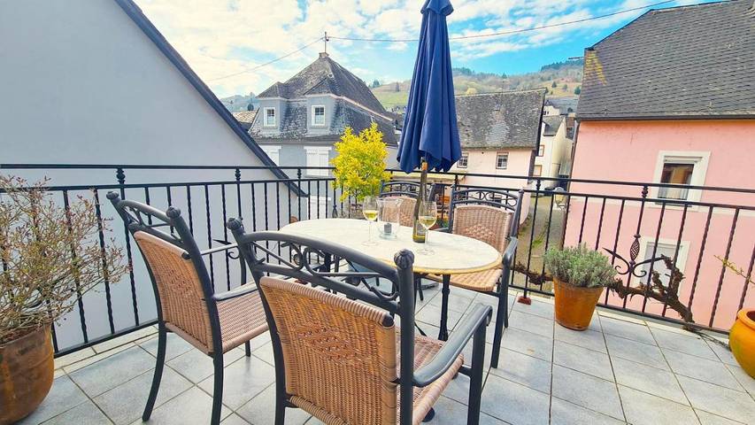 Ferienwohnung für 4 Personen, mit Terrasse und Ausblick, mit Haustier in Reil - 2