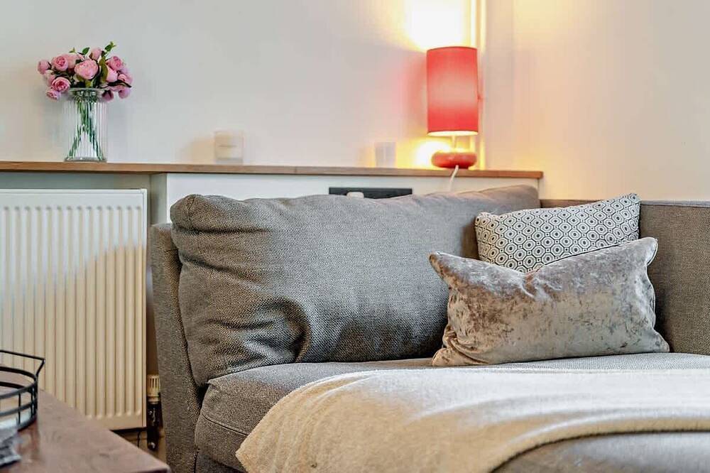 Rockford Cottage 3 Bed New Forest House & Garden in Sopley, Hampshire