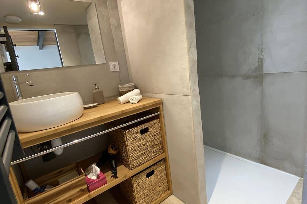 Apartamento entero, L'Appart Mi Ville Mi Campagne in Forcalquier, Parque natural regional del Luberon