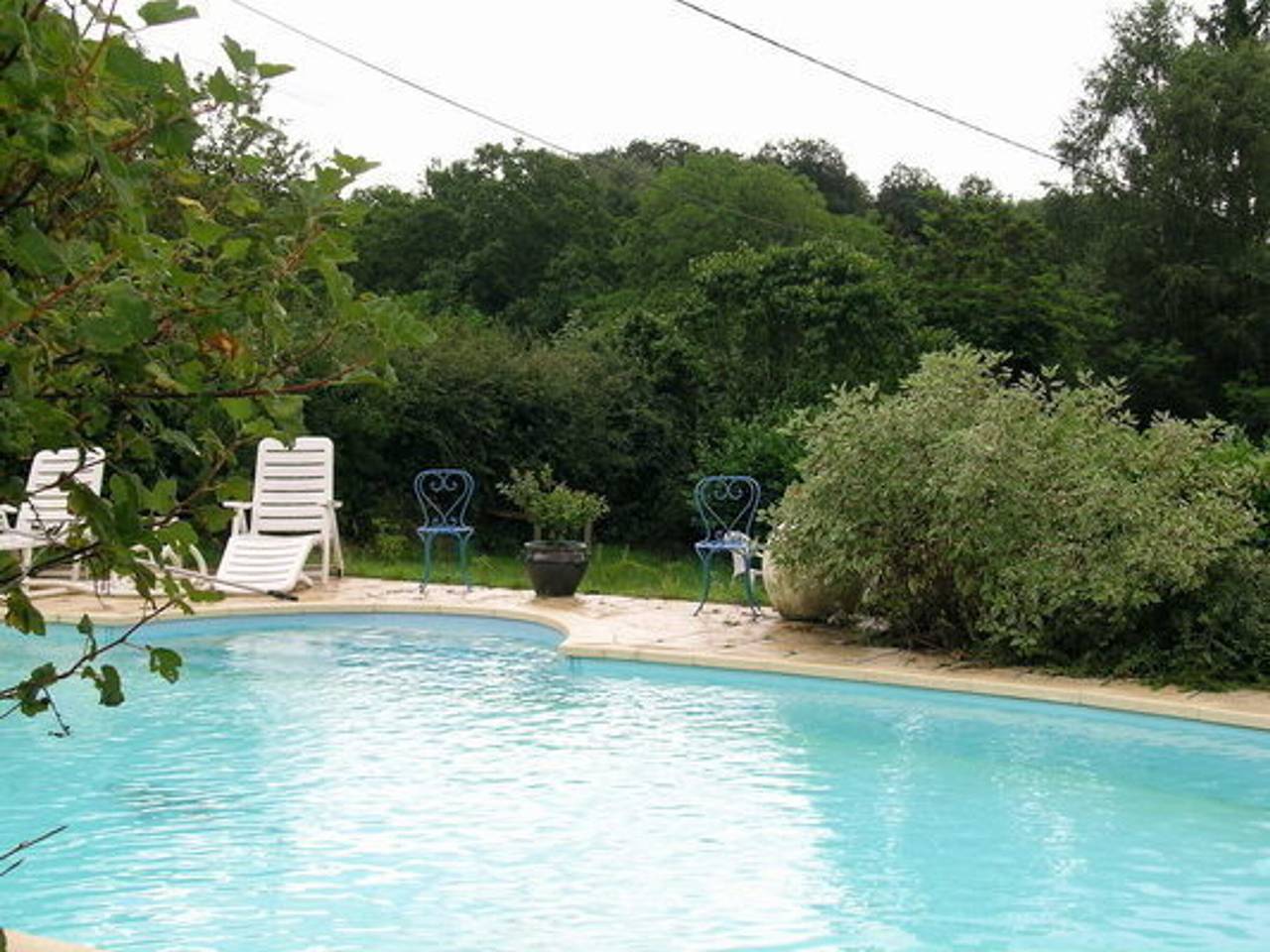 Chalets mit Haustieren, Terrasse und Parkplatz in Échassières, Montluçon und Umgebung