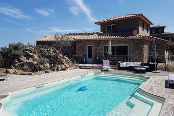 Villa pour 6 personnes, avec jacuzzi et jardin dans Palombaggia
