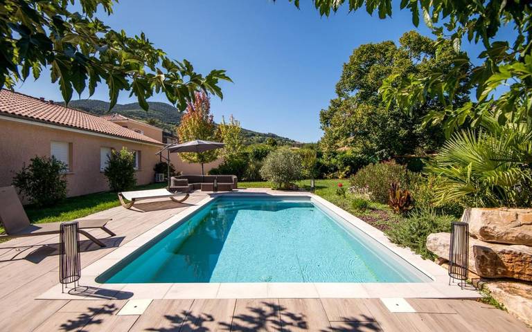 Gîte pour 6 personnes, avec jardin et piscine ainsi que vue et terrasse, animaux acceptés à Rivière-sur-Tarn - 2