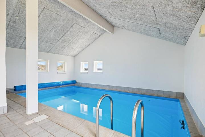 Splendid holiday home with swimming pool for 12 people in Skodbjerge, Årgab