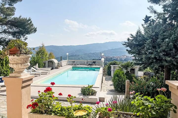Ferienwohnung für 4 Personen, mit Balkon und Pool