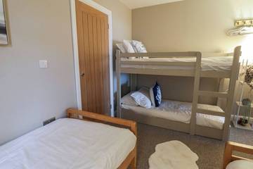 Cottage for 16 People in Swansea region, Photo 4