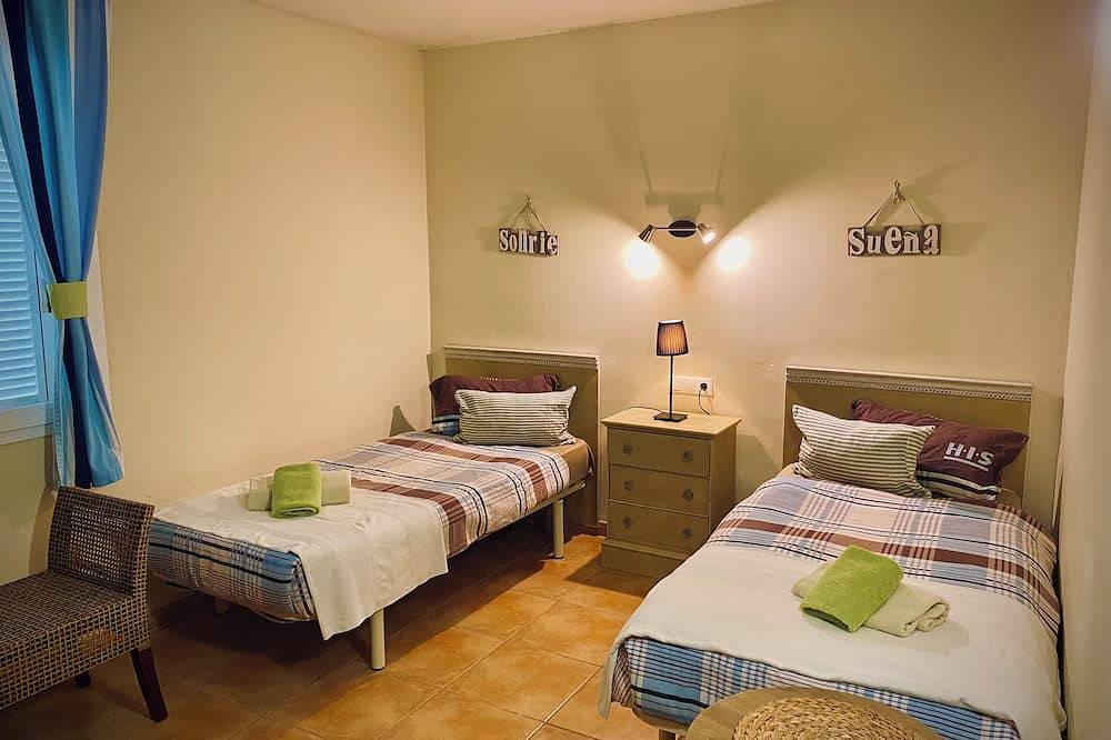 Apartamento entero, Apartamento con gran piscina y jardín en un complejo bien cuidado, ideal para niños. in Cala Anguila, Manacor