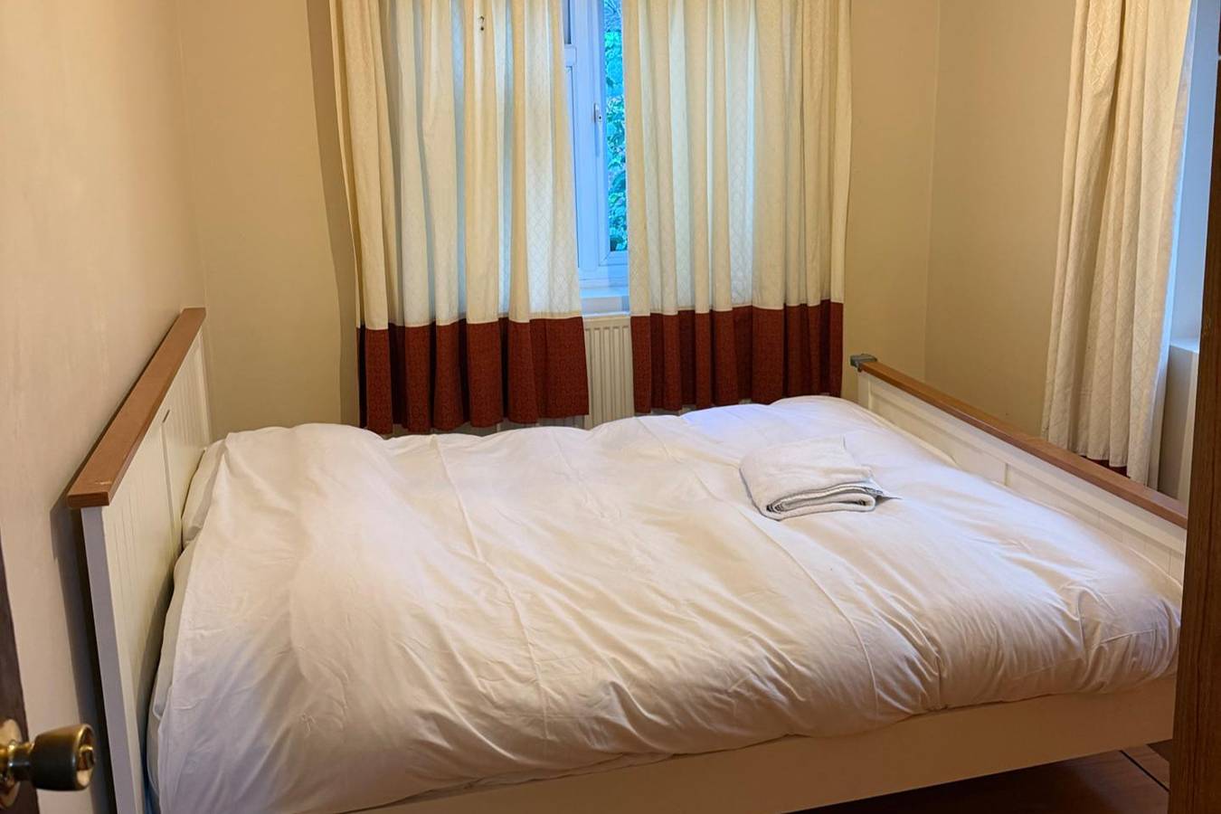 Apartamento vacacional entero, Apartamento de vacaciones para 4 personas con terraza in Municipio de Hounslow, Londres