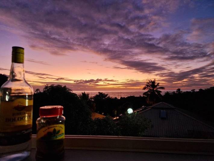 Gîte pour 4 personnes, avec terrasse et vue dans Plage de Petite Anse - 4