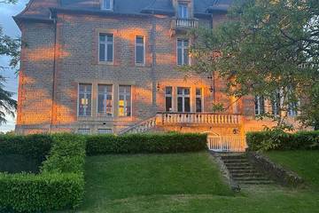 Château pour 15 personnes, avec piscine et jardin dans Saône-et-Loire