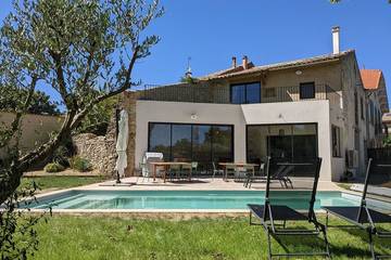 Location de vacances pour 12 personnes, avec jardin et balcon, animaux acceptés à Cavillargues