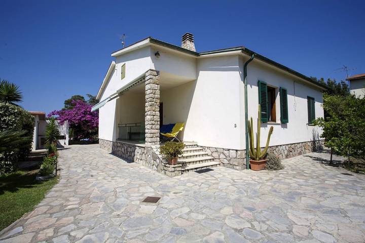 Villa for 10 people, with garden, with pets - 1