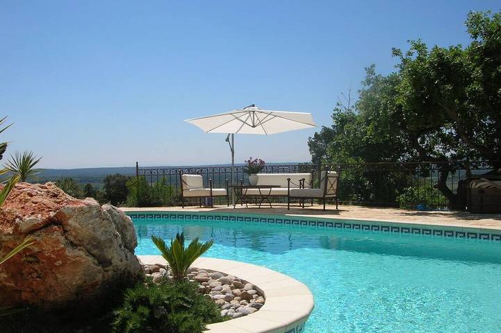 Location de vacances pour 9 personnes, avec terrasse et jardin à Moissac-Bellevue