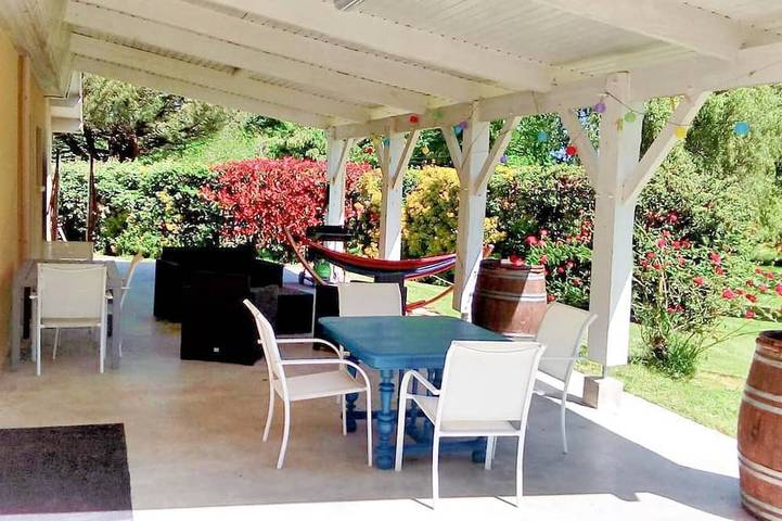 Location de vacances pour 6 personnes, avec Jardin et Piscine à Camarsac