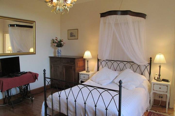 Location de vacances pour 21 personnes, avec jardin, animaux acceptés à Bourlens - 2