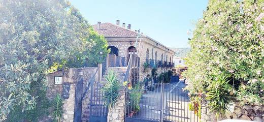 Hotel para 3 personas, con terraza y vistas además de piscina y jardín en Valencia de Alcántara