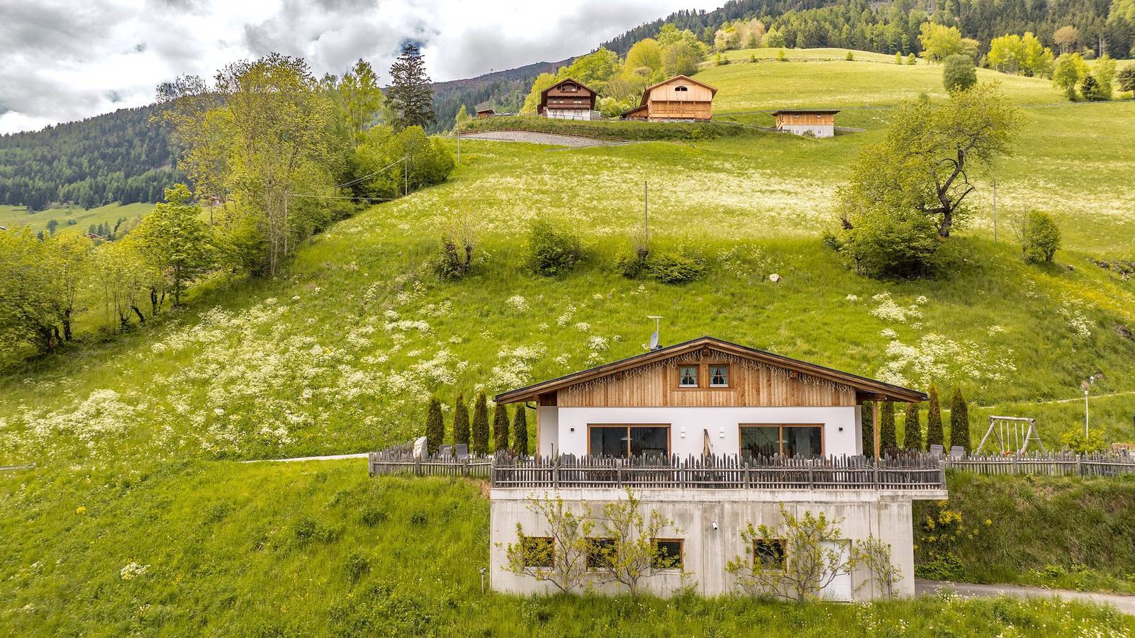 Ganze Wohnung, Ferienwohnung 'Tratterhof Apt Eidechsspitze' mit Bergblick, privater Terrasse und Wlan in Weitental, Vintl