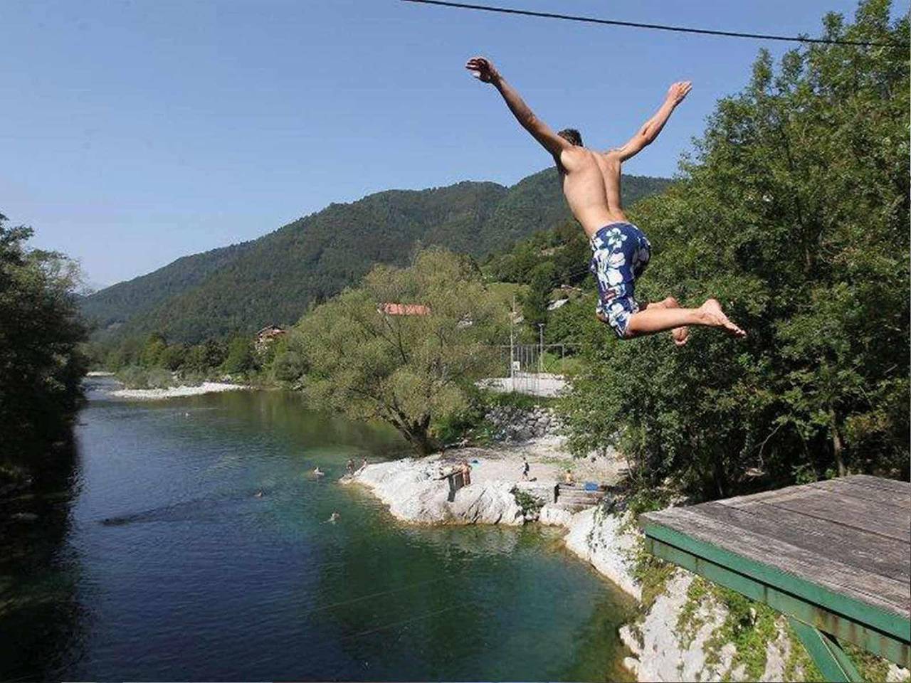 Geheel vakantieappartement, Apartment Lapanja 2 with a communal garden in Tolmin, Slovenië