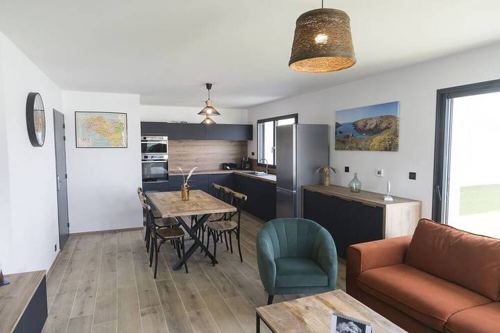 Location de vacances pour 6 personnes, avec jardin et jacuzzi à Plouhinec (Morbihan)
