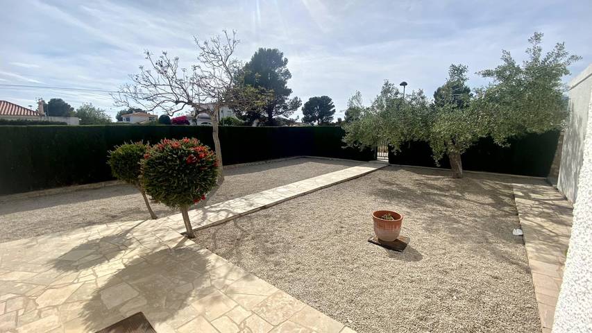 Villa Palmera in lo Codolar de l'Almadrava (Vandellòs i l'Hospitalet de l'Infant), l'Ametlla de Mar