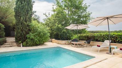 Location de vacances pour 9 personnes, avec piscine et terrasse à Dégagnac