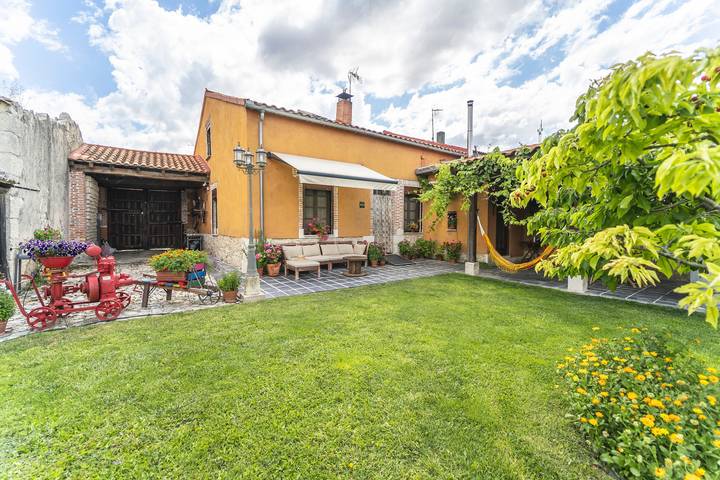 Casa rural para 10 personas, con Jardín en Provincia de Valladolid - 2