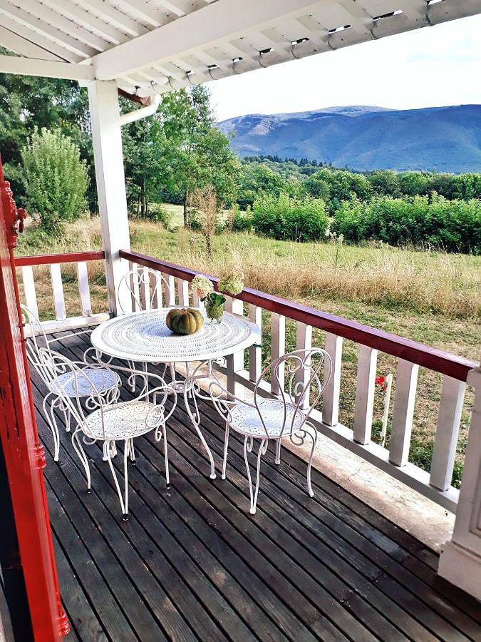 Location de vacances pour 5 personnes, avec Terrasse ainsi que Jardin et Vue à Pont-de-Larn - 4