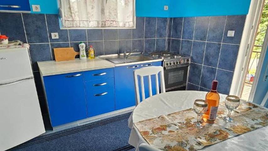 Apartament wakacyjny dla 4 osób, z ogród w Tivat