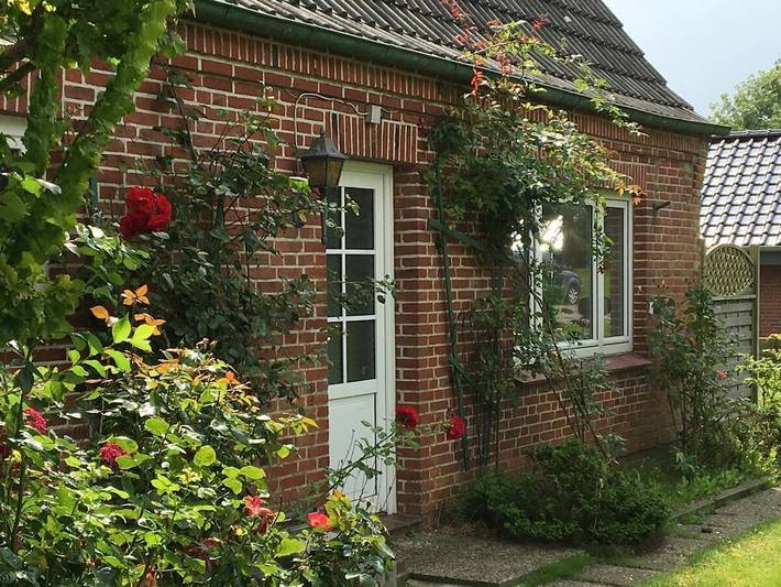 Cozy 100m² Apartment with Terrace, Near Beach Badestelle Leuchtturm in Tilli (Perlworm), Pellworm