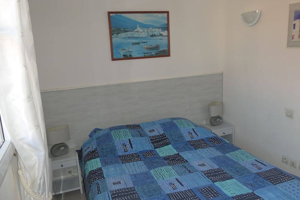 Entire apartment, Crique Côte Vermeille T2 Dans Village Vacances Avec Piscine et Tennis in La Côte Vermeille, Cerbère