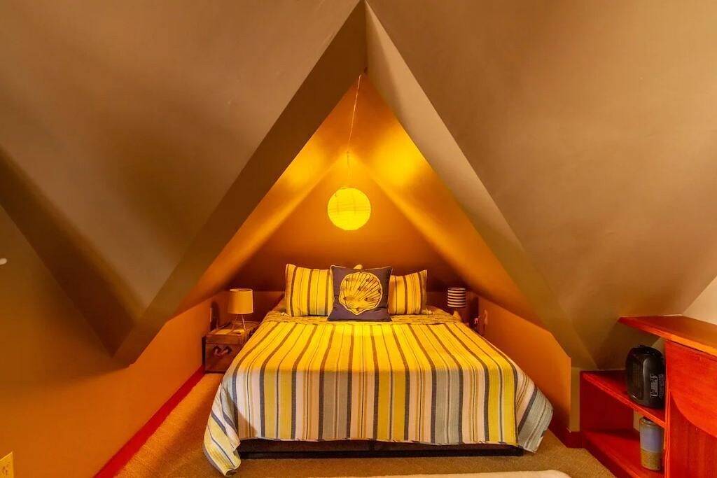 Ganze Wohnung, Nautically themed apartment with Ocean View in Bristol (RI), Bristol County