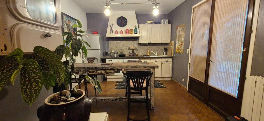 Gîte pour 2 personnes, avec jardin ainsi que vue et terrasse à Faucon - 3