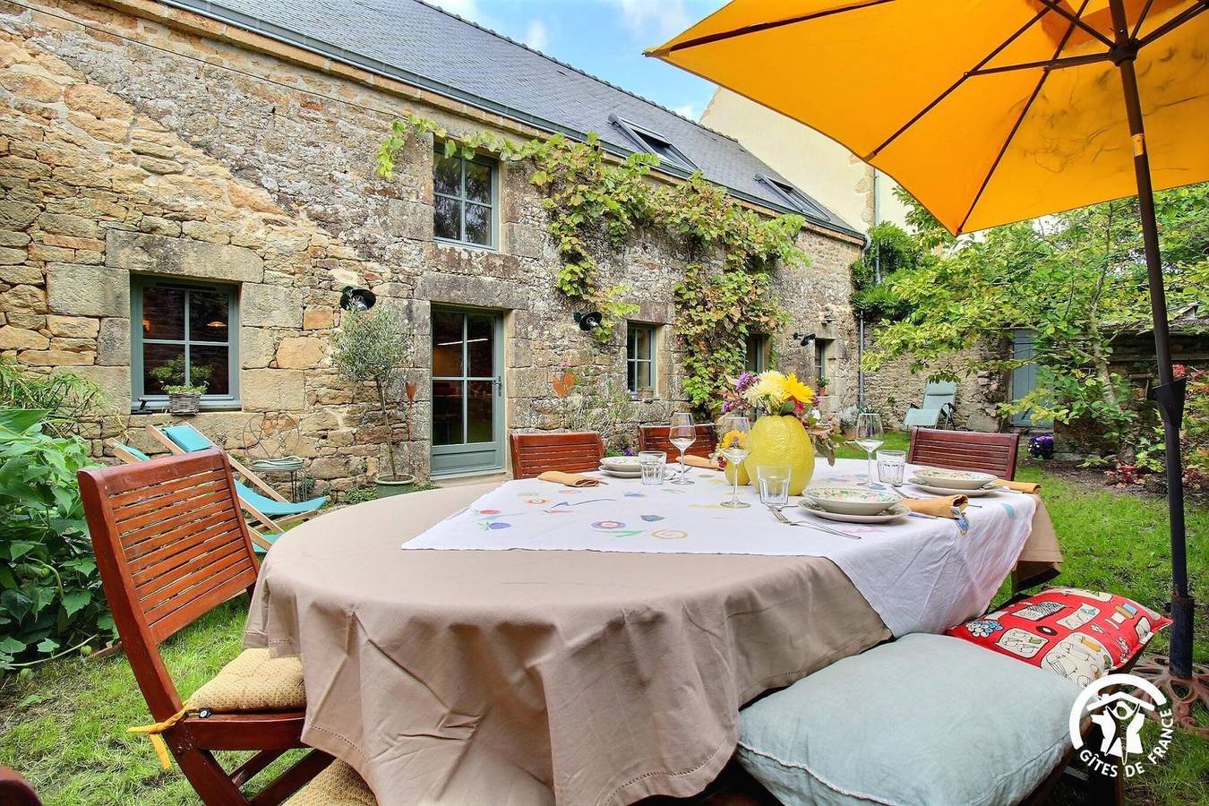 Le jardin clos in Sainte-Hélène, Côte des Mégalithes