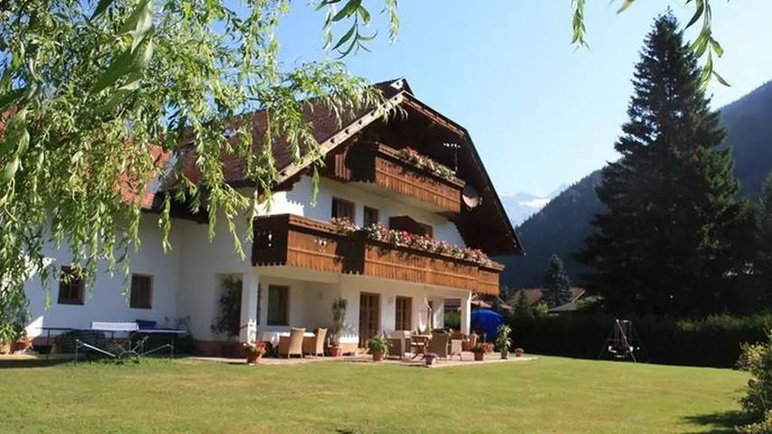 Ferienwohnung für 2 Personen, mit Balkon und Garten in Mallnitz